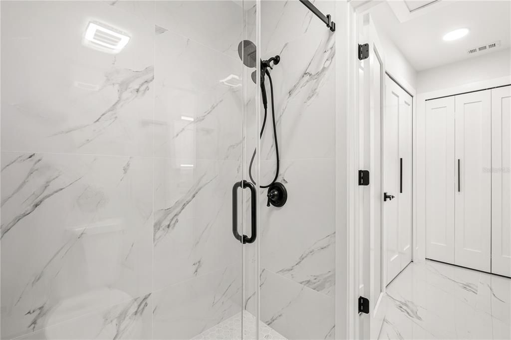 合同活跃: $485,000 (3 贝兹, 2 浴室, 1379 平方英尺)