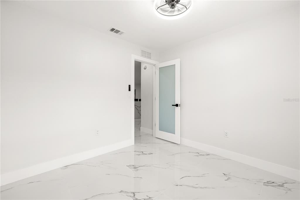 合同活跃: $485,000 (3 贝兹, 2 浴室, 1379 平方英尺)