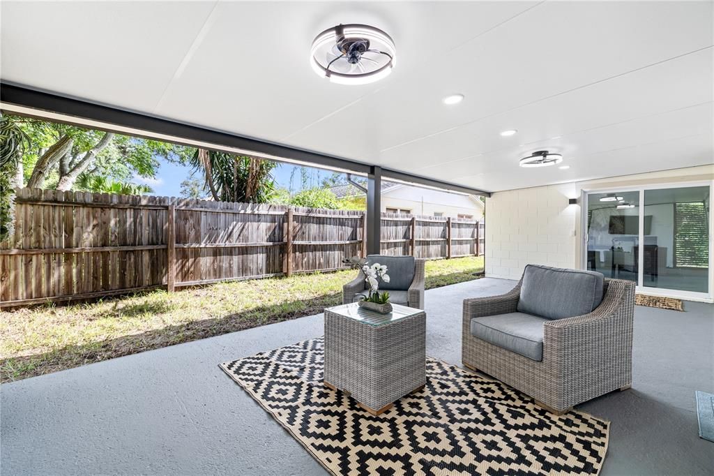 合同活跃: $485,000 (3 贝兹, 2 浴室, 1379 平方英尺)