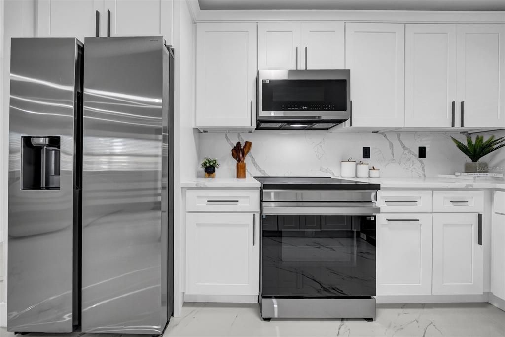 合同活跃: $485,000 (3 贝兹, 2 浴室, 1379 平方英尺)