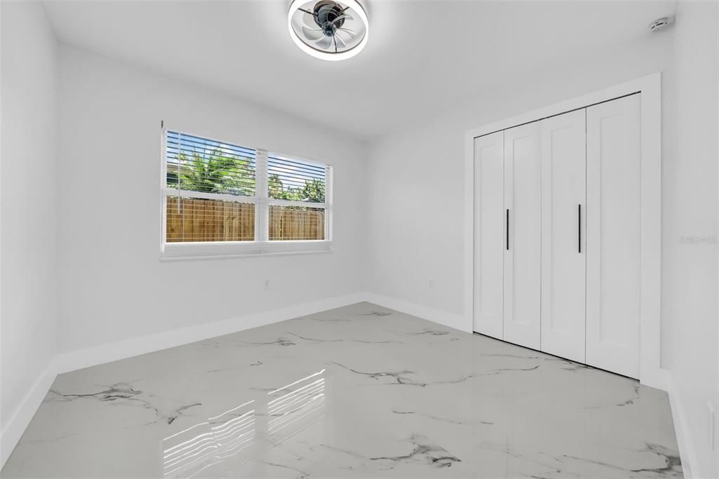 合同活跃: $485,000 (3 贝兹, 2 浴室, 1379 平方英尺)