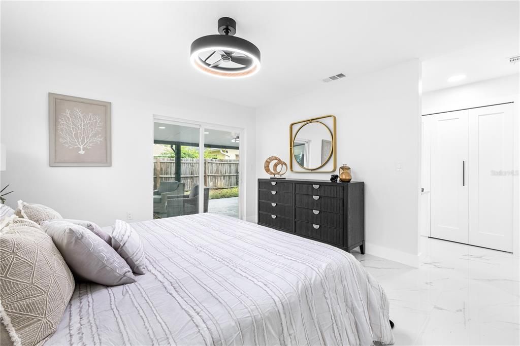 合同活跃: $485,000 (3 贝兹, 2 浴室, 1379 平方英尺)