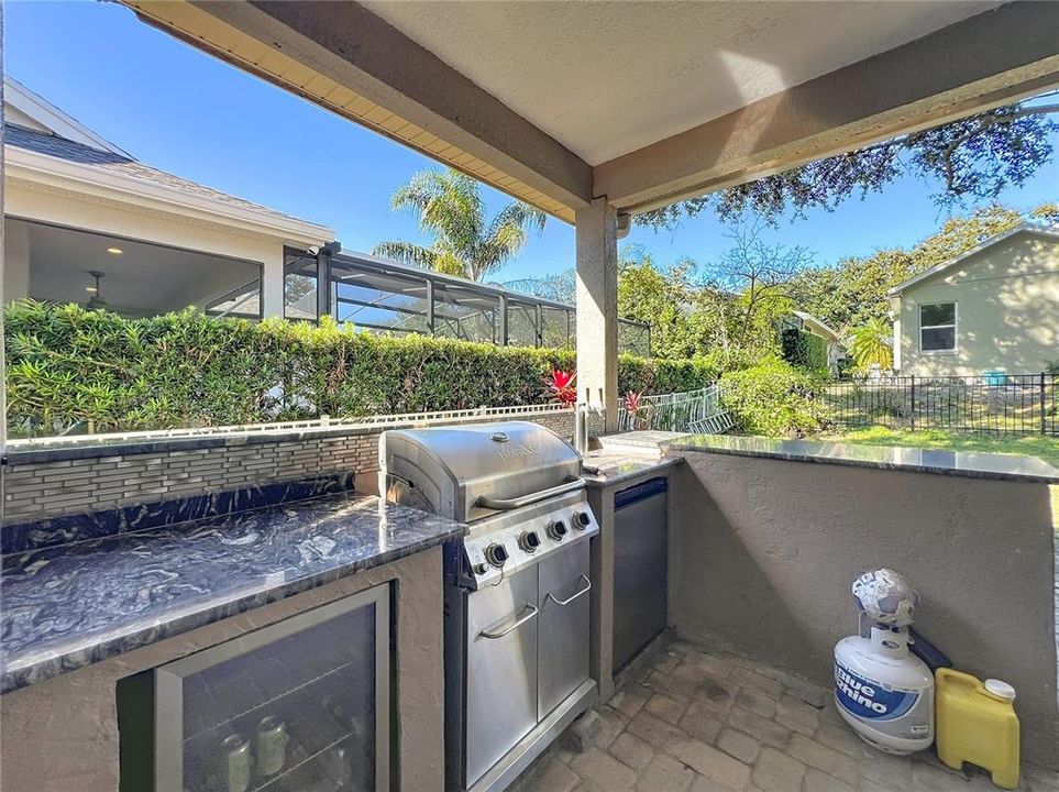 На продажу: $678,500 (4 спален, 2 ванн, 2022 Квадратных фут)