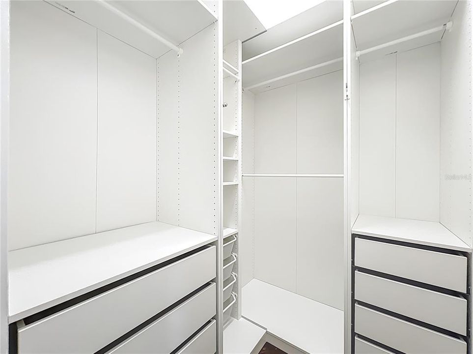 На продажу: $678,500 (4 спален, 2 ванн, 2022 Квадратных фут)