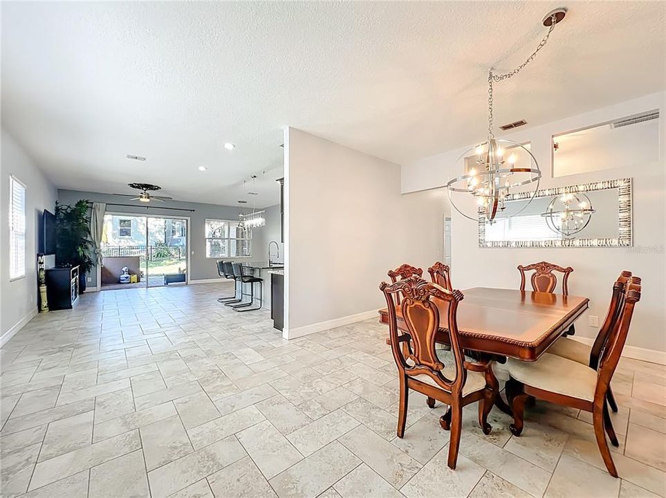 На продажу: $678,500 (4 спален, 2 ванн, 2022 Квадратных фут)