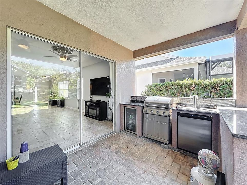 На продажу: $678,500 (4 спален, 2 ванн, 2022 Квадратных фут)