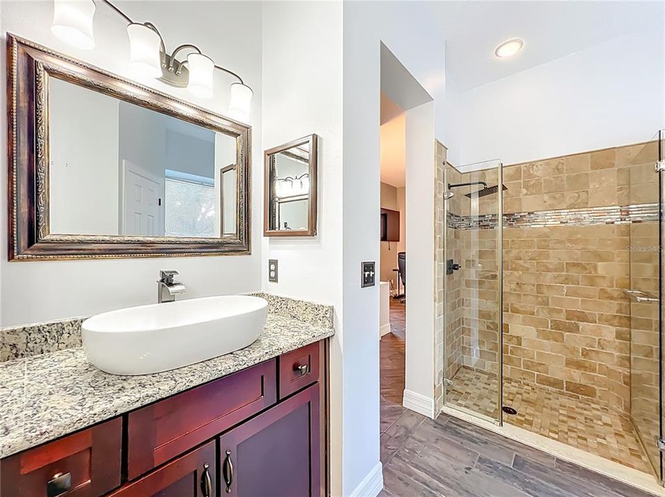 На продажу: $678,500 (4 спален, 2 ванн, 2022 Квадратных фут)