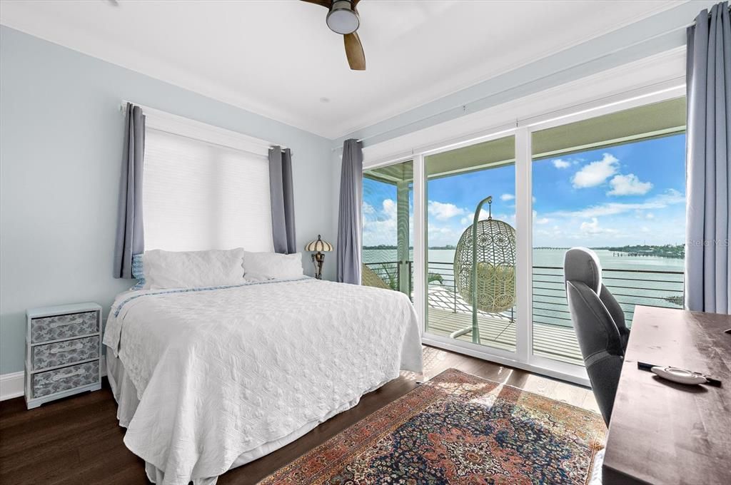 For Sale: $5,490,000 (4 beds, 5 baths, 3353 Square Feet)