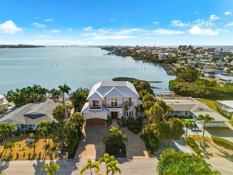 For Sale: $5,490,000 (4 beds, 5 baths, 3353 Square Feet)