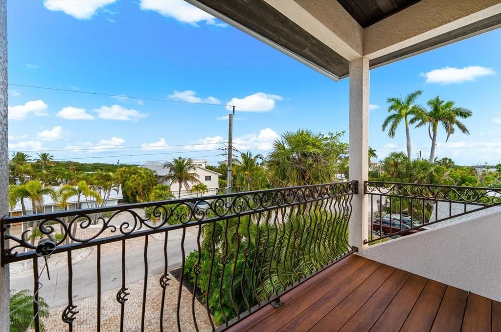 For Sale: $5,490,000 (4 beds, 5 baths, 3353 Square Feet)