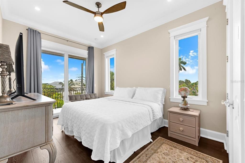 For Sale: $5,490,000 (4 beds, 5 baths, 3353 Square Feet)