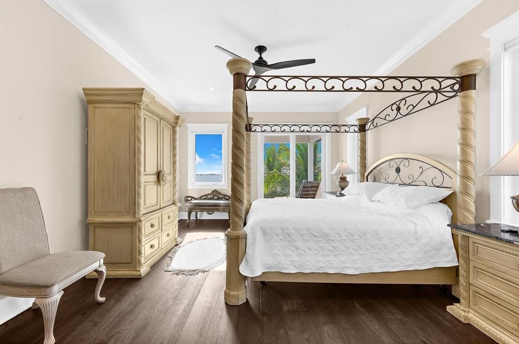 For Sale: $5,490,000 (4 beds, 5 baths, 3353 Square Feet)