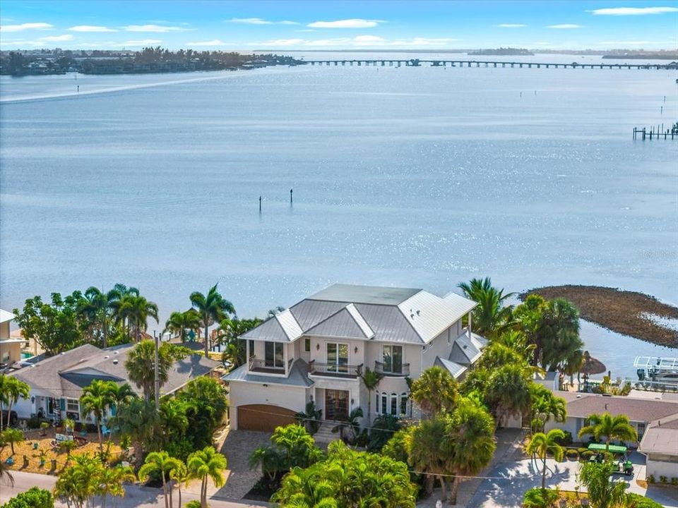 For Sale: $5,490,000 (4 beds, 5 baths, 3353 Square Feet)