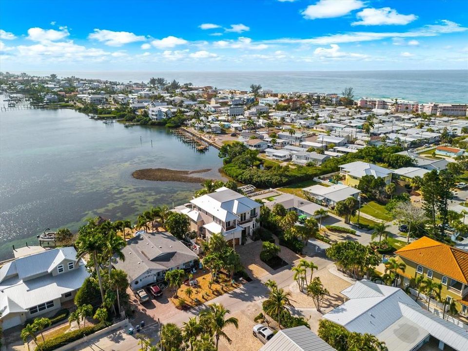 For Sale: $5,490,000 (4 beds, 5 baths, 3353 Square Feet)