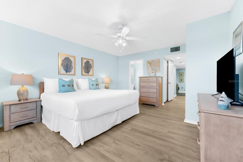 待售: $799,000 (1 贝兹, 2 浴室, 986 平方英尺)