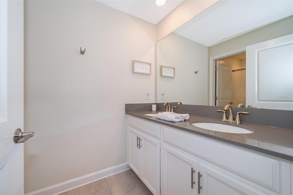 На продажу: $469,000 (4 спален, 3 ванн, 1914 Квадратных фут)