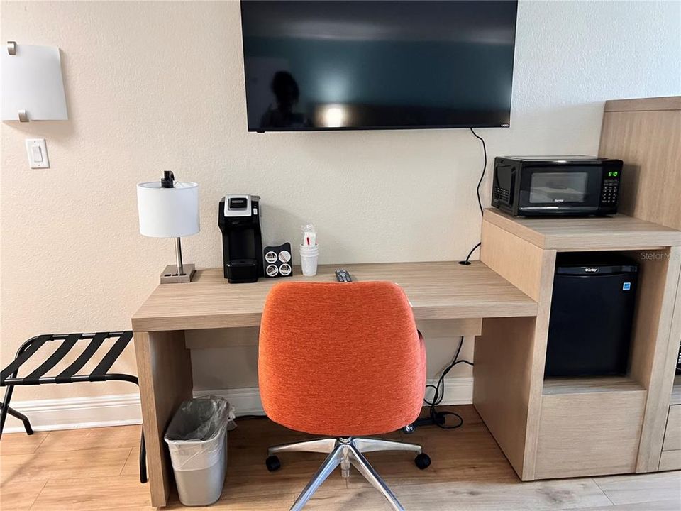 For Sale: $49,500 (1 beds, 1 baths, 342 Square Feet)