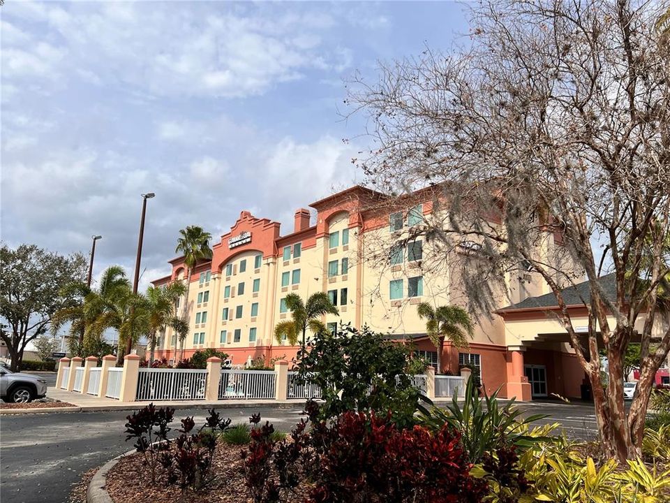 For Sale: $49,500 (1 beds, 1 baths, 342 Square Feet)