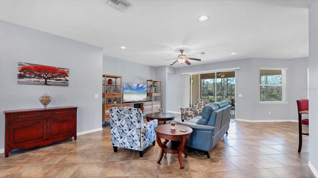 For Sale: $579,000 (3 beds, 3 baths, 3033 Square Feet)