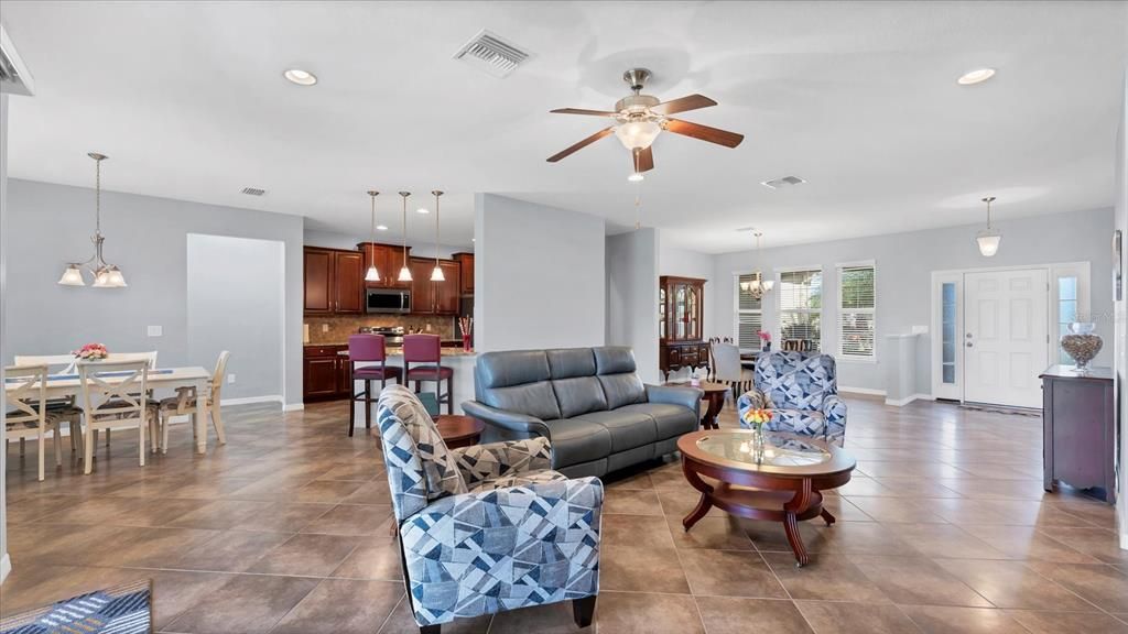 For Sale: $579,000 (3 beds, 3 baths, 3033 Square Feet)