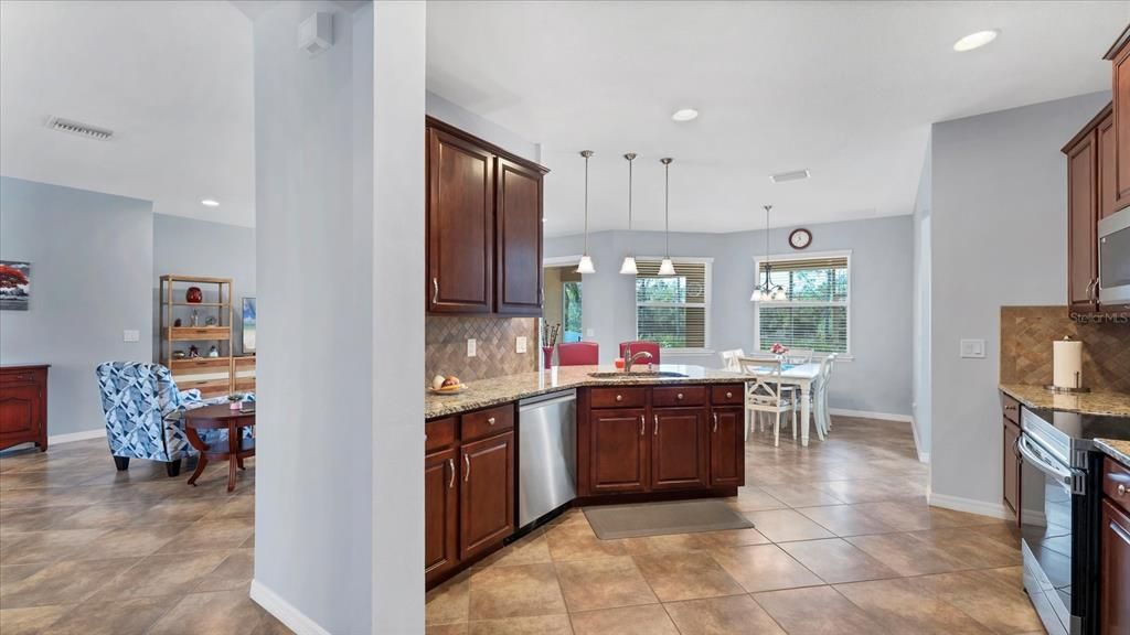 For Sale: $579,000 (3 beds, 3 baths, 3033 Square Feet)