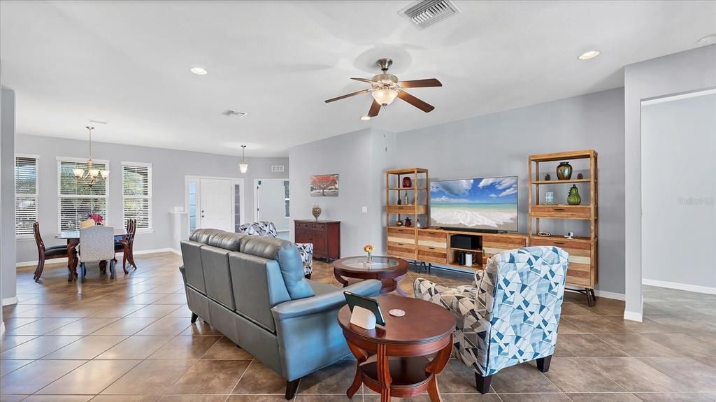 For Sale: $579,000 (3 beds, 3 baths, 3033 Square Feet)