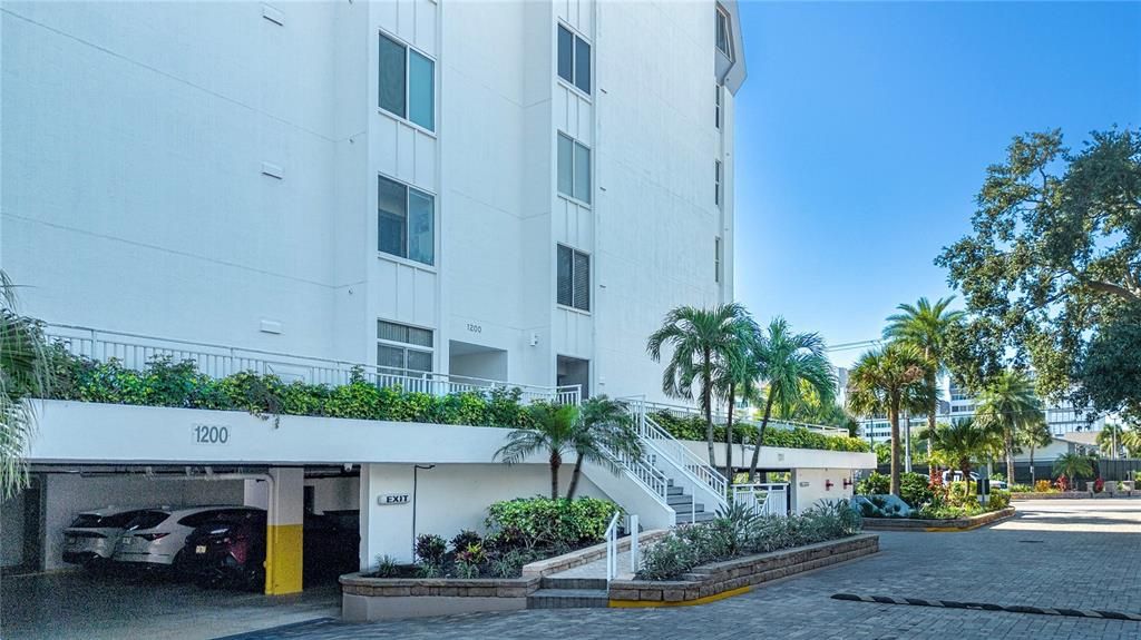 待售: $849,000 (2 贝兹, 2 浴室, 1460 平方英尺)