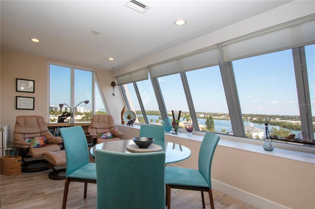 待售: $849,000 (2 贝兹, 2 浴室, 1460 平方英尺)