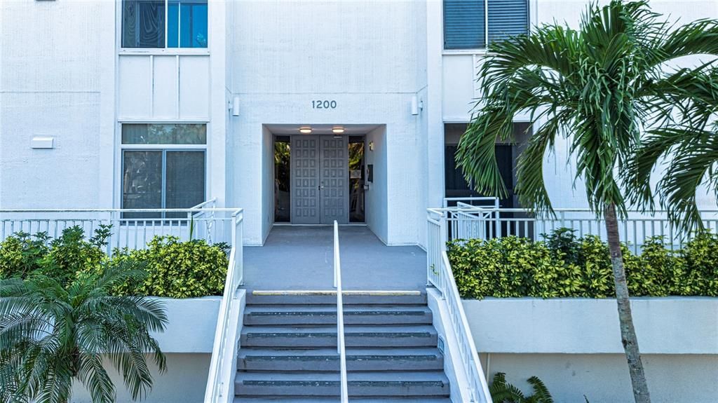 待售: $849,000 (2 贝兹, 2 浴室, 1460 平方英尺)