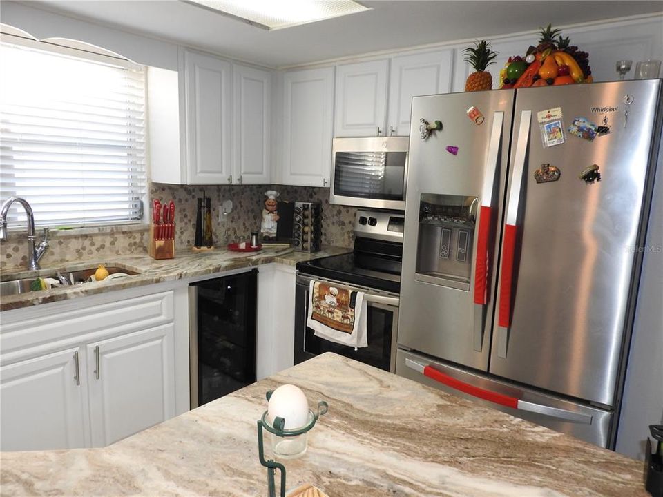 На продажу: $278,900 (3 спален, 2 ванн, 1393 Квадратных фут)