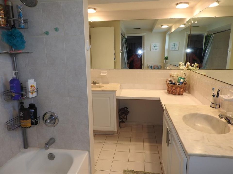 На продажу: $278,900 (3 спален, 2 ванн, 1393 Квадратных фут)