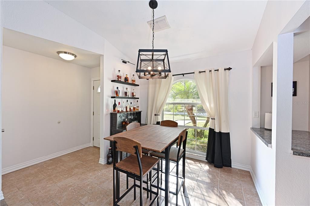 For Sale: $395,000 (3 beds, 2 baths, 1284 Square Feet)