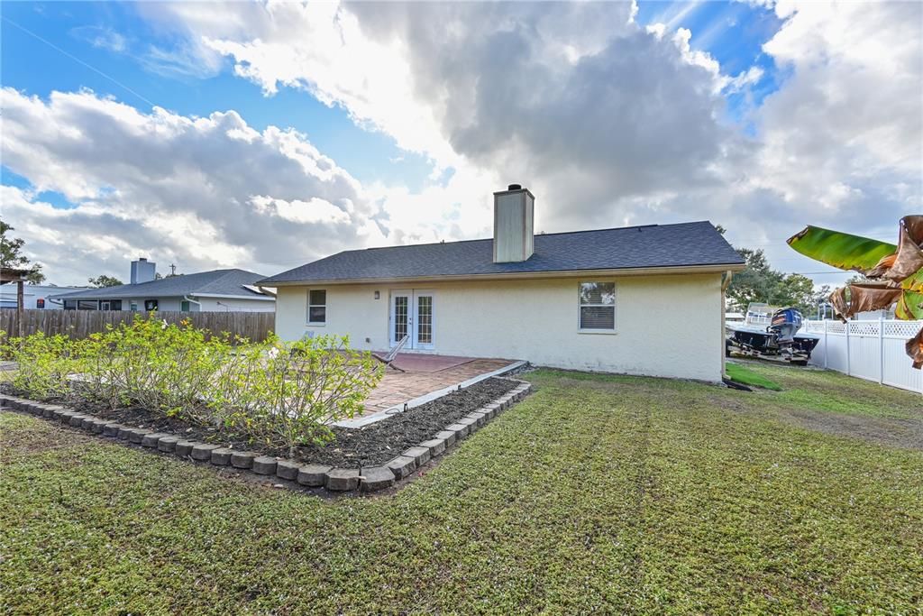 For Sale: $395,000 (3 beds, 2 baths, 1284 Square Feet)