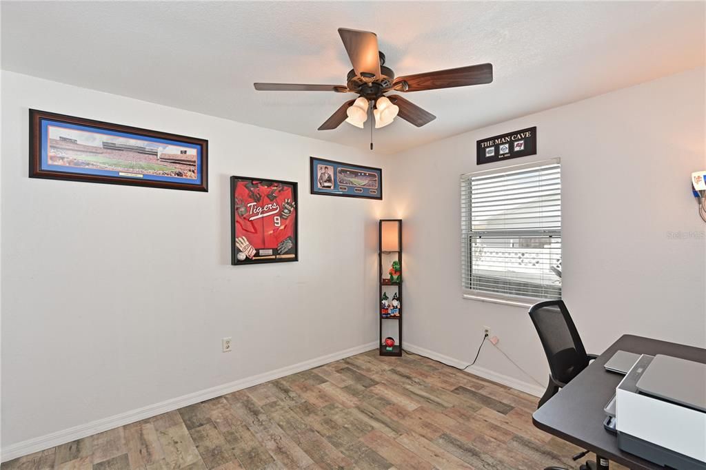 For Sale: $395,000 (3 beds, 2 baths, 1284 Square Feet)