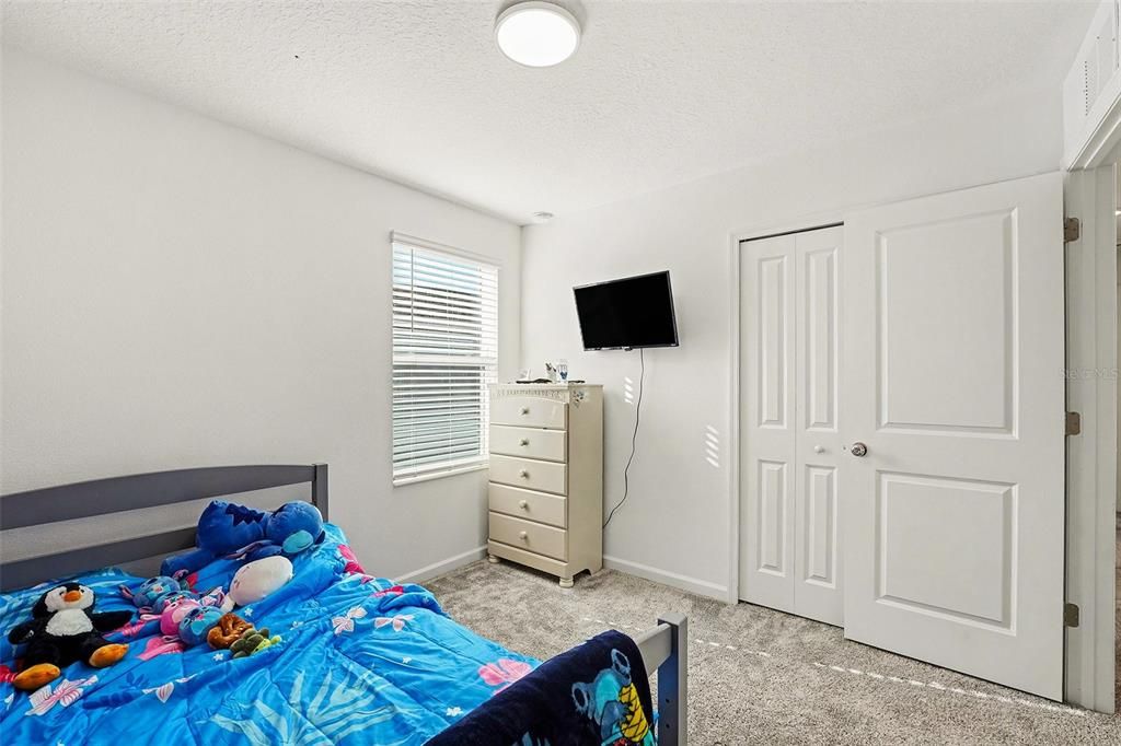 На продажу: $360,000 (5 спален, 2 ванн, 2590 Квадратных фут)