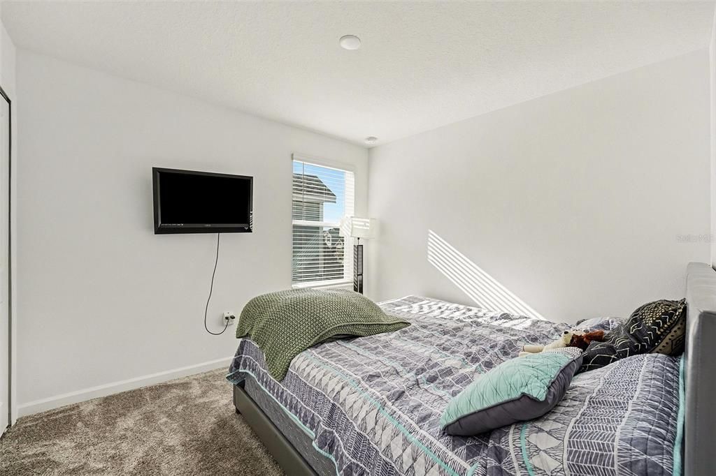 На продажу: $360,000 (5 спален, 2 ванн, 2590 Квадратных фут)