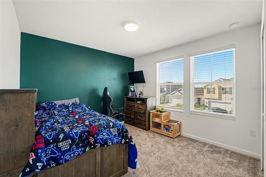 На продажу: $360,000 (5 спален, 2 ванн, 2590 Квадратных фут)