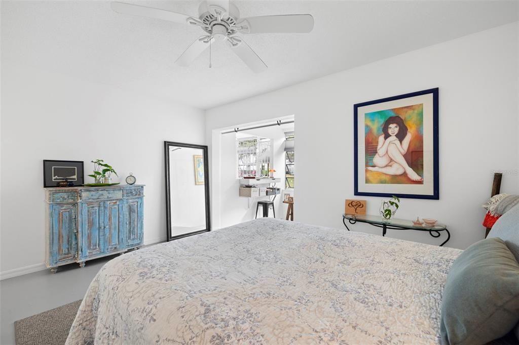 For Sale: $146,000 (1 beds, 1 baths, 725 Square Feet)