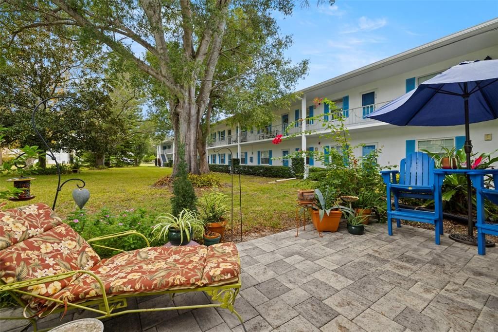 For Sale: $146,000 (1 beds, 1 baths, 725 Square Feet)