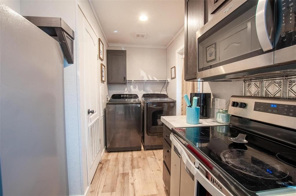 For Sale: $350,000 (2 beds, 2 baths, 960 Square Feet)