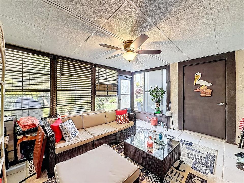 Activo con contrato: $225,000 (2 camas, 2 baños, 1035 Pies cuadrados)