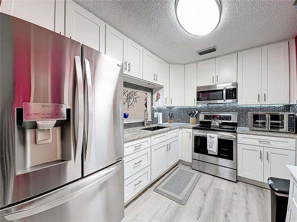 Activo con contrato: $225,000 (2 camas, 2 baños, 1035 Pies cuadrados)