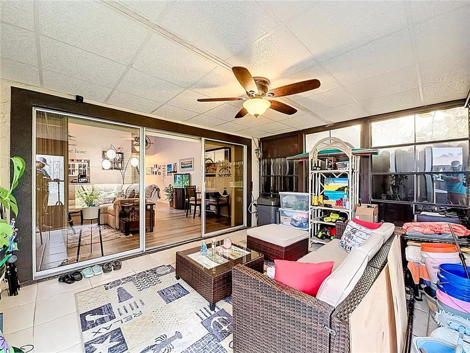 Activo con contrato: $225,000 (2 camas, 2 baños, 1035 Pies cuadrados)