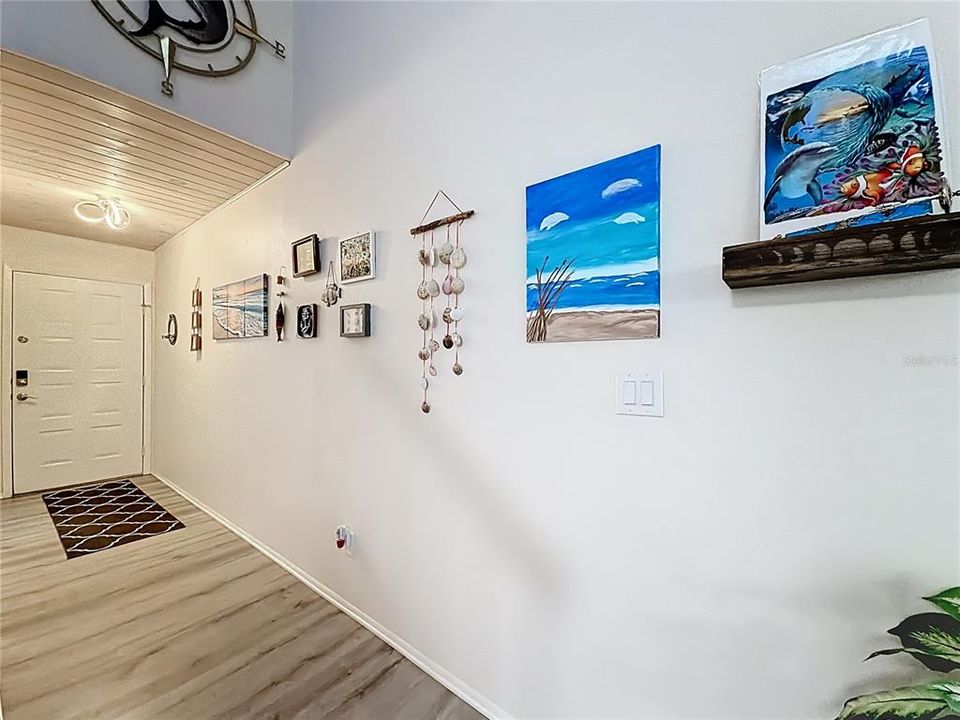 Activo con contrato: $225,000 (2 camas, 2 baños, 1035 Pies cuadrados)