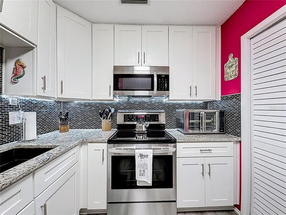 Activo con contrato: $225,000 (2 camas, 2 baños, 1035 Pies cuadrados)