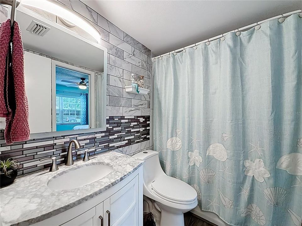 Activo con contrato: $225,000 (2 camas, 2 baños, 1035 Pies cuadrados)