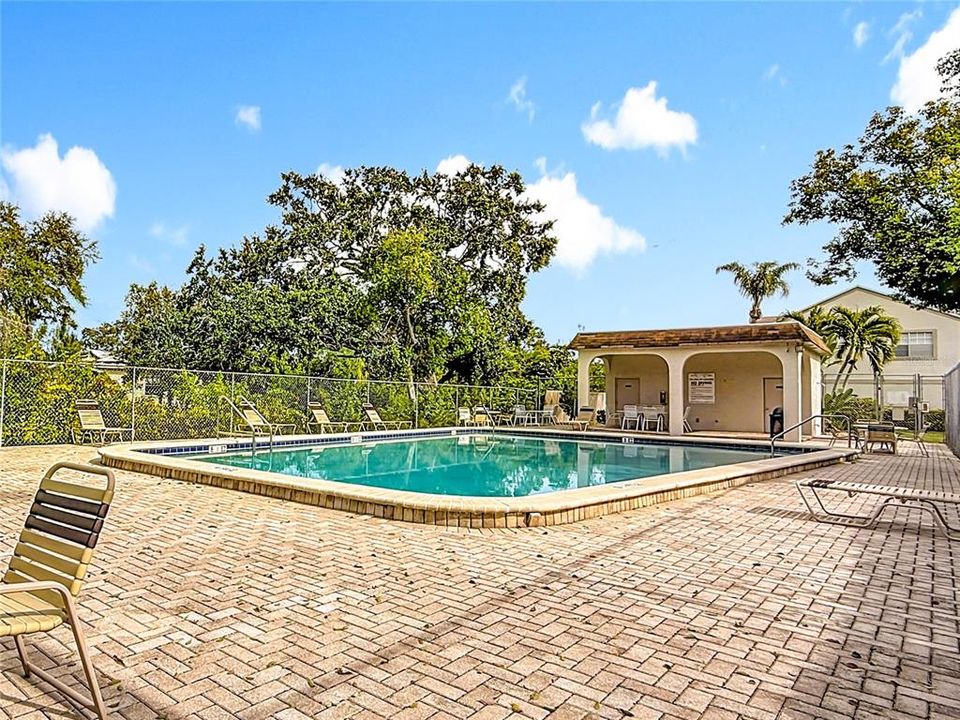 Activo con contrato: $225,000 (2 camas, 2 baños, 1035 Pies cuadrados)
