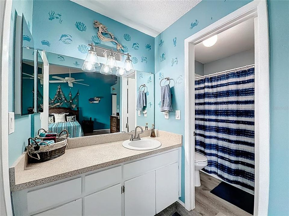 Activo con contrato: $225,000 (2 camas, 2 baños, 1035 Pies cuadrados)