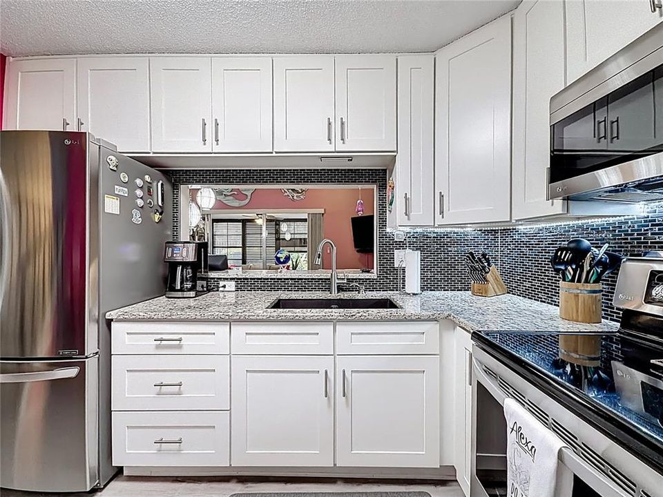 Activo con contrato: $225,000 (2 camas, 2 baños, 1035 Pies cuadrados)