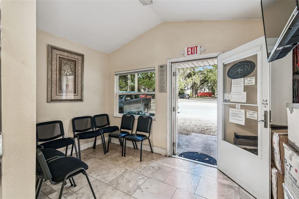 待售: $395,000 (0 贝兹, 0 浴室, 1304 平方英尺)